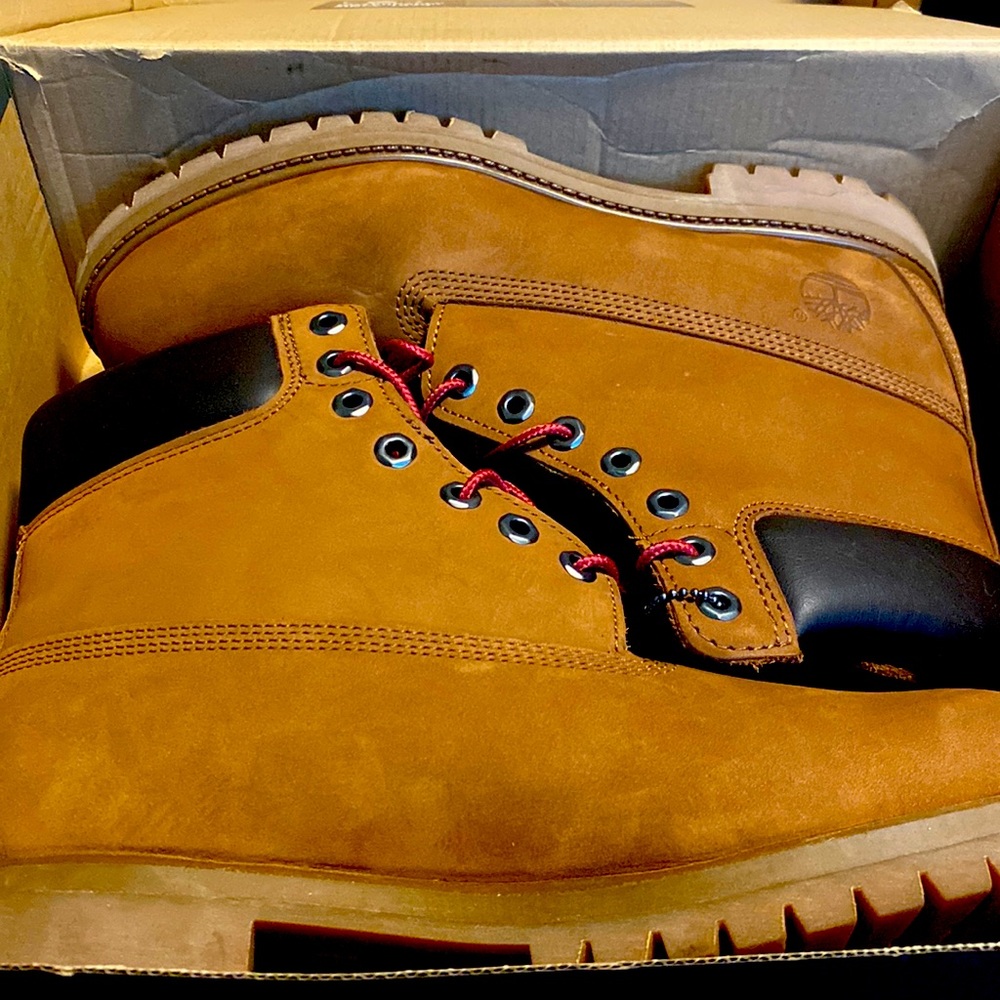 **SOLD**Timberland Medium Brown! New